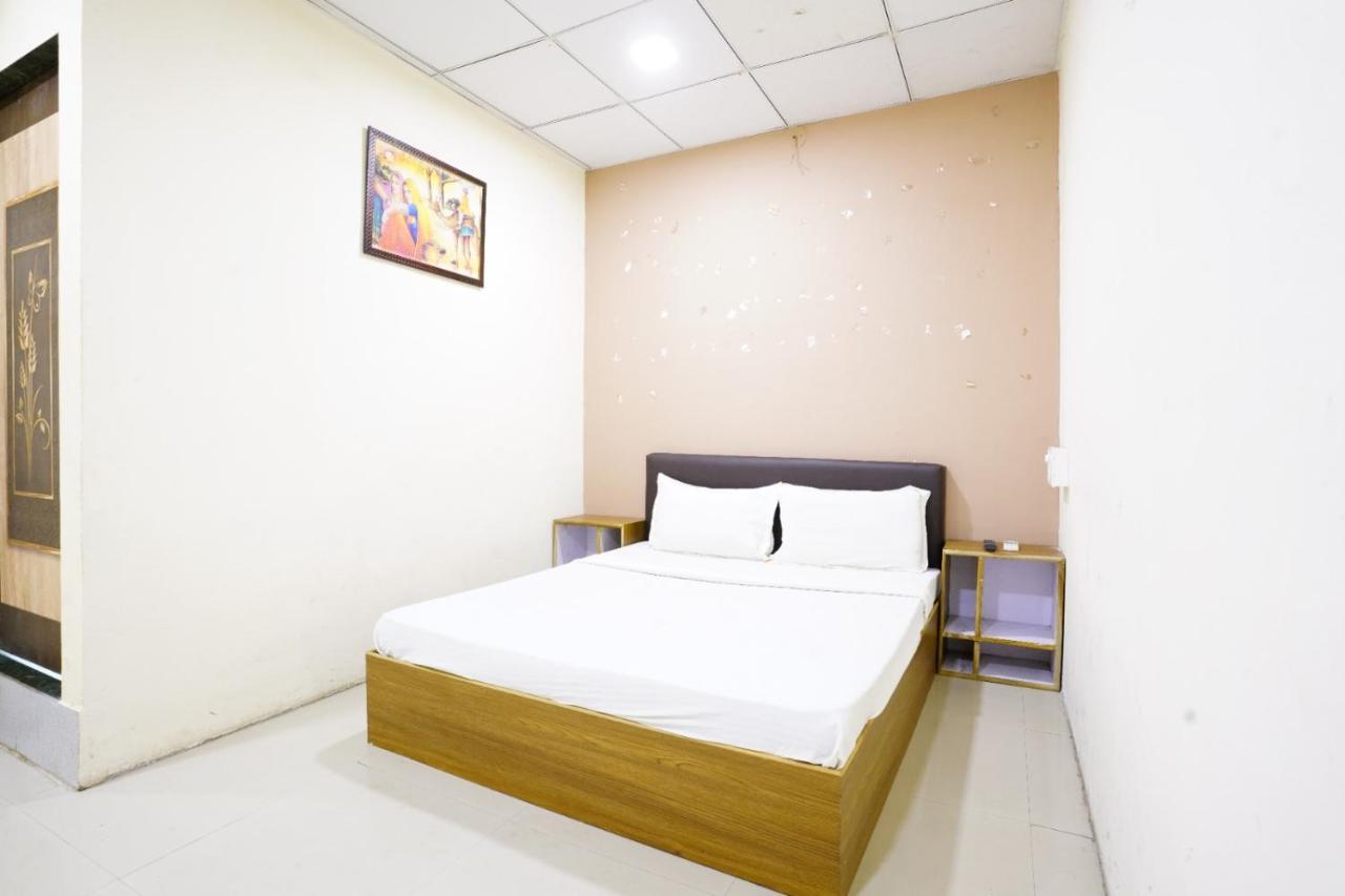 Infinity Rooms & Banquet Surat Exterior photo