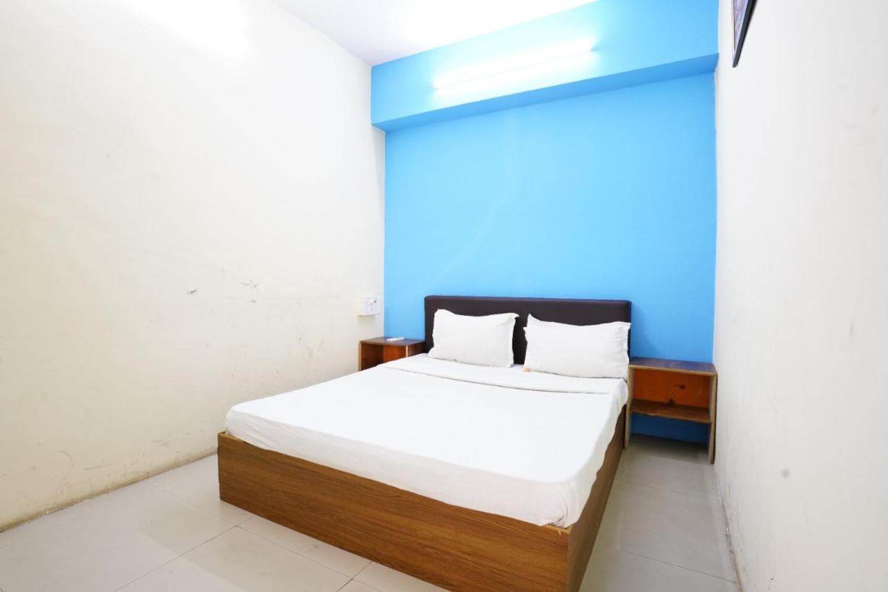 Infinity Rooms & Banquet Surat Exterior photo